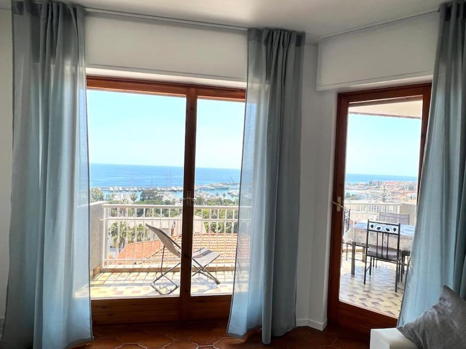Special Home Vista Mare E Parcheggio Privato Сан Ремо Екстериор снимка